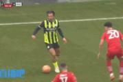 大空门不进！对方后卫解围踢空气，京多安后点打空门踢偏