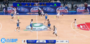 高难度！广东新援基安德-库克转身干拔中投还有 个人4分钟已砍8分