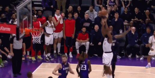 🙈玩心跳！哈登&小卡补篮都不进 还好抢了三个前场板