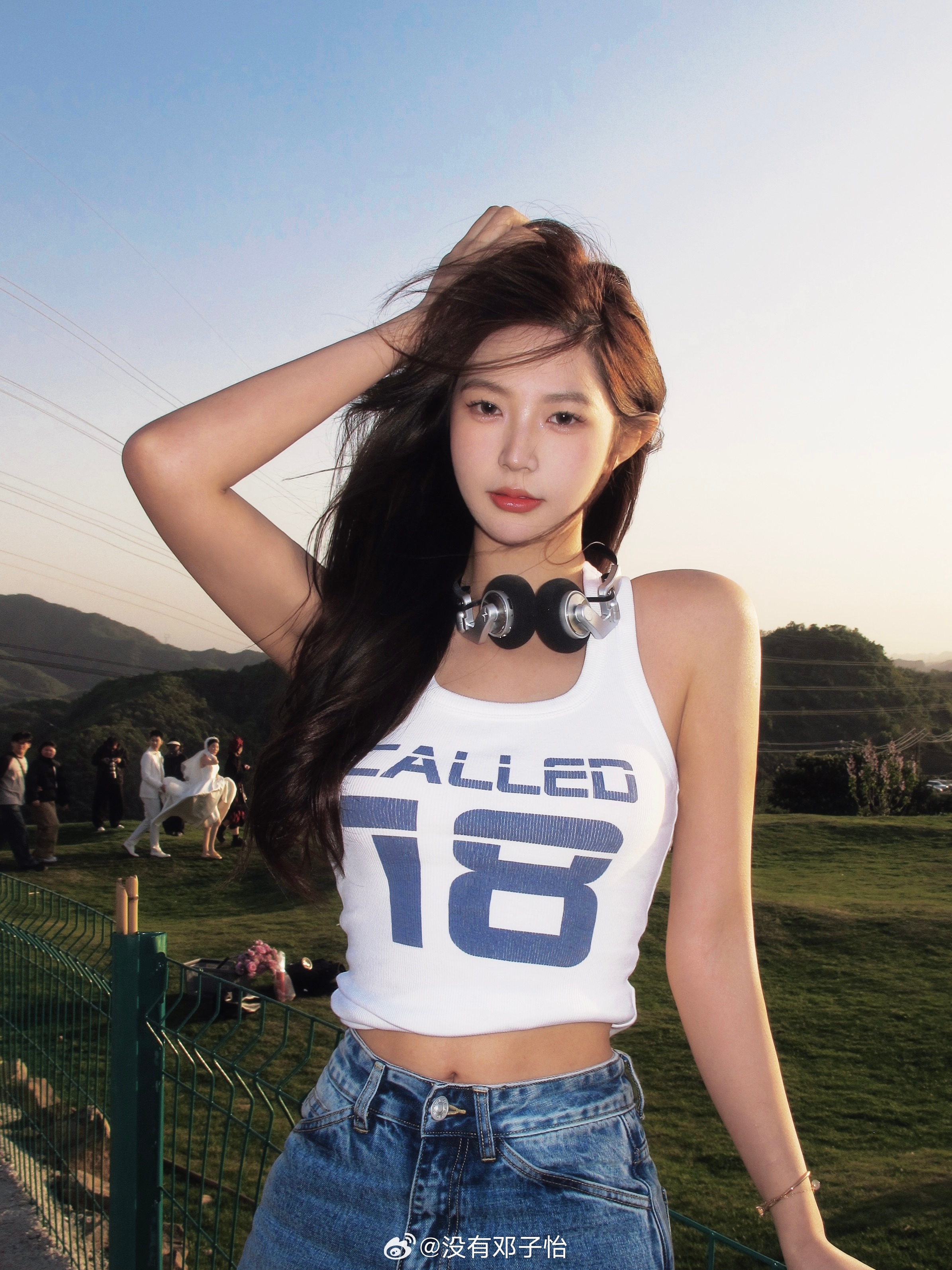 火辣身材😍😍meiko女友邓子怡晒照：生命力溢出屏幕啦