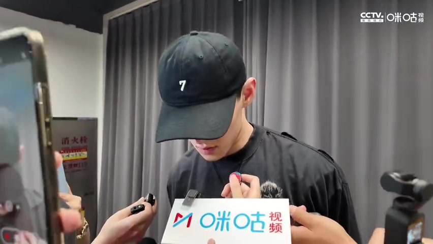 🥺曾凡博：愧对球队 愧对球迷 没有尽自己的一份力 很遗憾